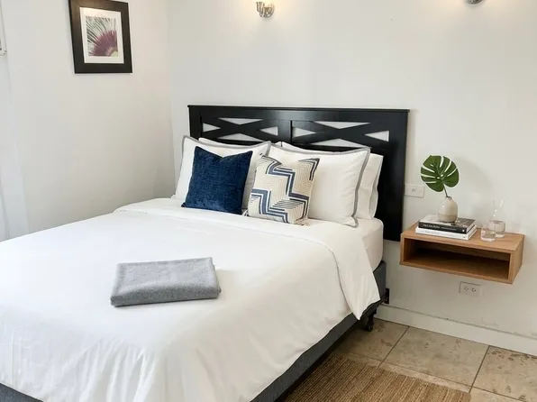 2463 Kuhio Ave APT 305, Honolulu, HI 96815