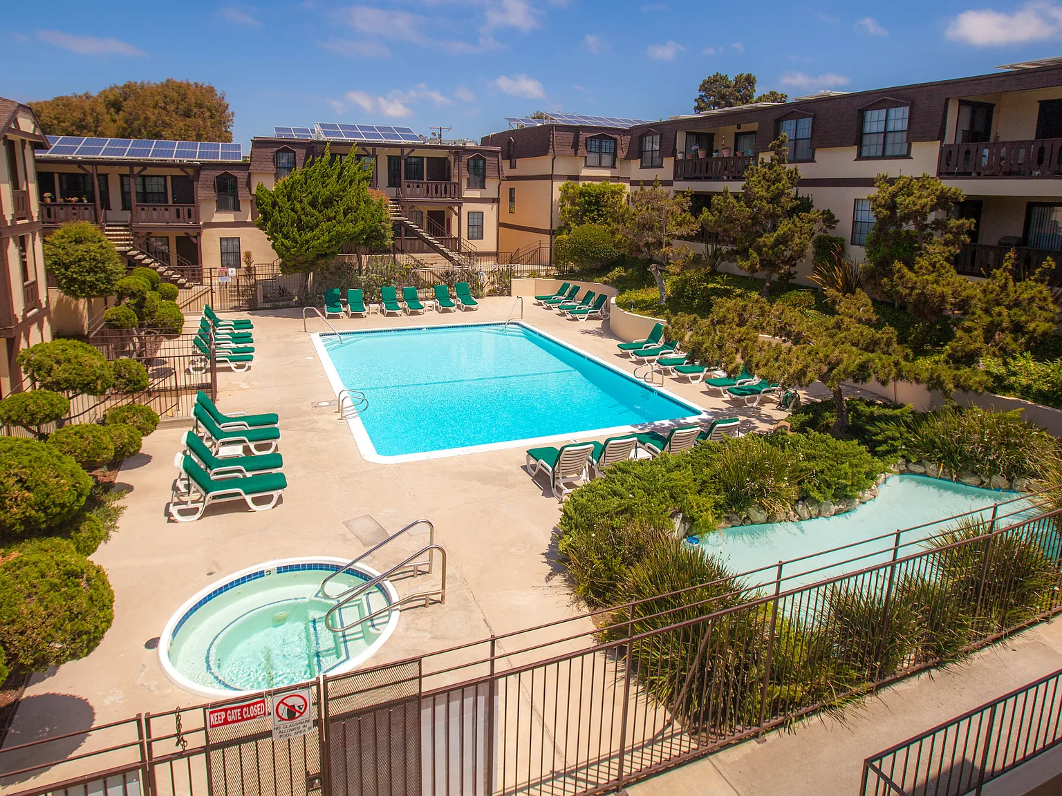 Peppertree Apartments — Photo 2
