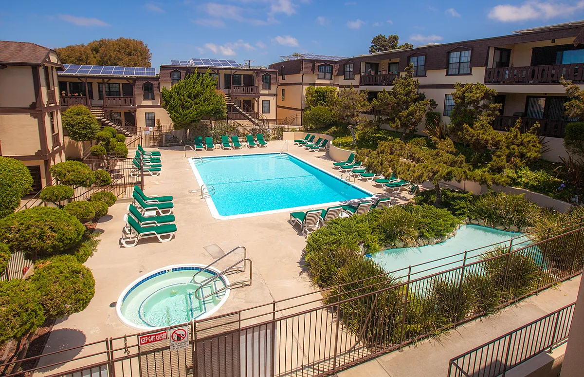 Building Photo - Peppertree Apartments