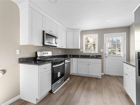 3rd image of 2809 Arcadia Ave
