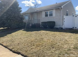 1 Patrick St, Carteret, NJ 07008