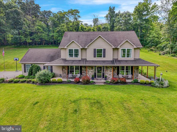 2090 Butter Ln, Reading, PA 19606