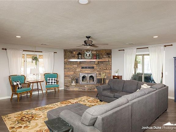 4th image of 4 Carter Cir