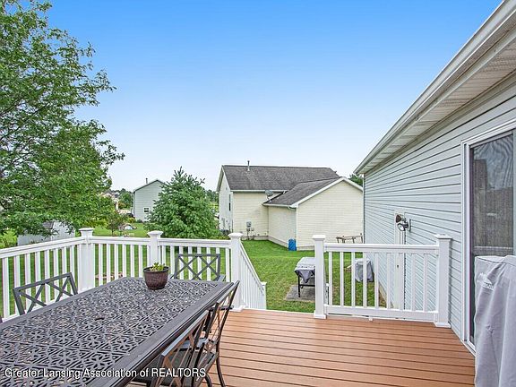 5th image of 4764 Sunset Dr