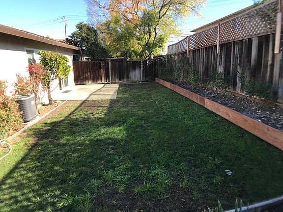 2nd image of 5742B Canna Ln #B