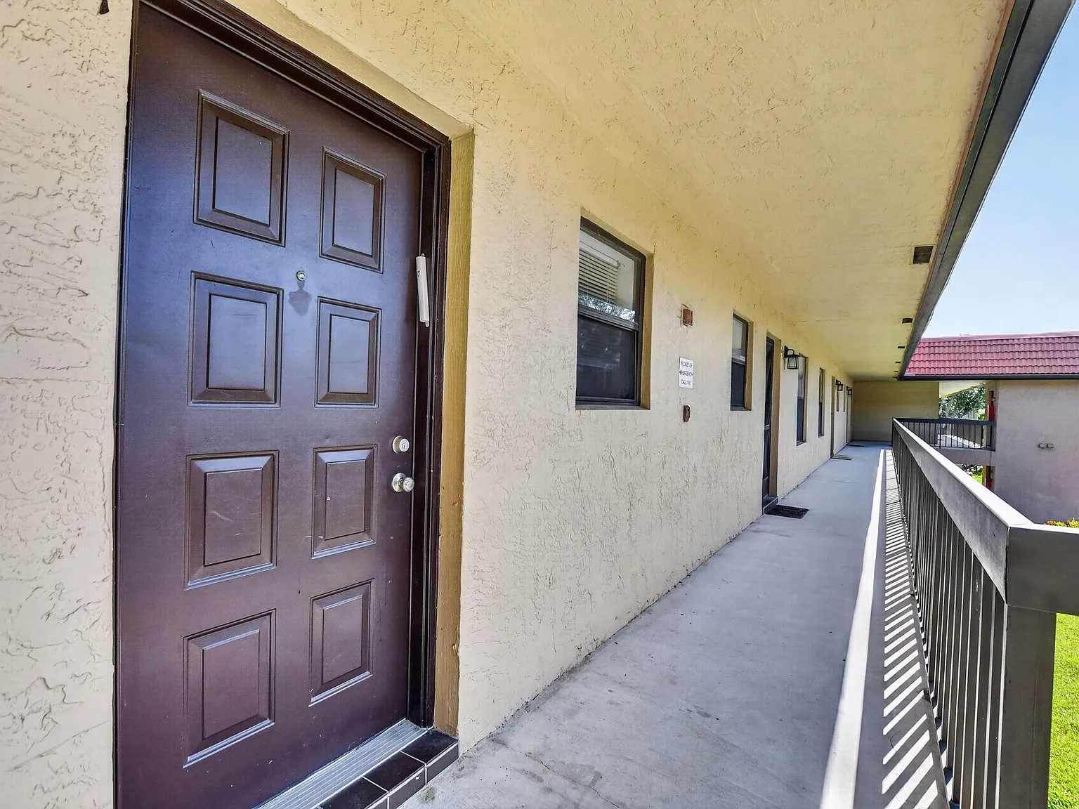 2 bed, 2.0 bath, 858 sqft, $2,200 — Photo 2