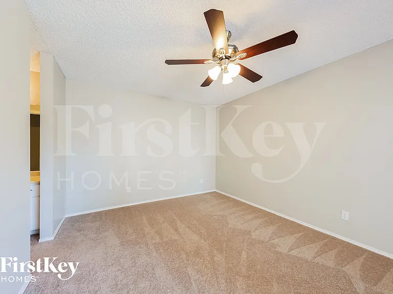 5240 W Hatcher Rd — Photo 8