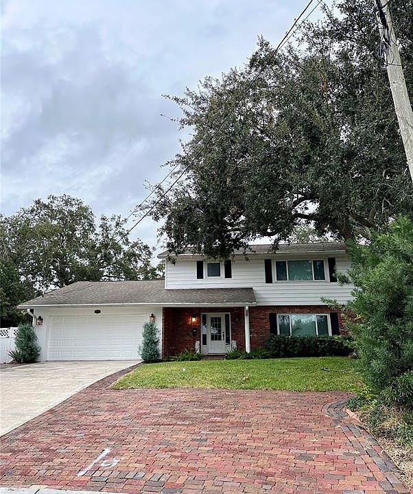 1st image of 1318 49TH AVENUE NE
