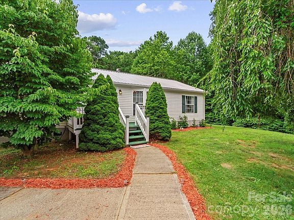 2nd image of 98 Cardinal Ln