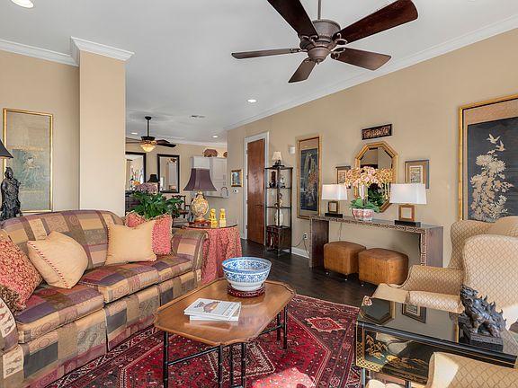 5th image of 230 Dwyer Ave #804