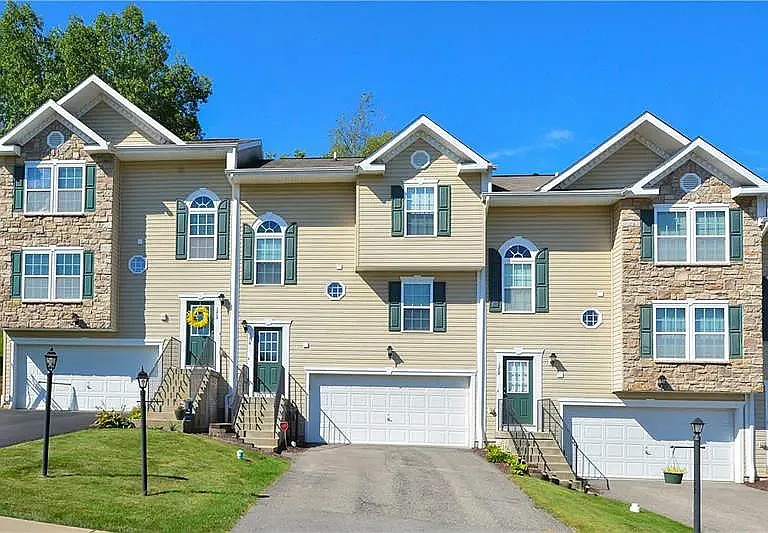 1210 Canterbury Dr — Photo 1
