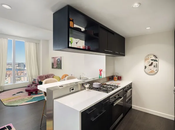 252 South St #8J, New York, NY 10002