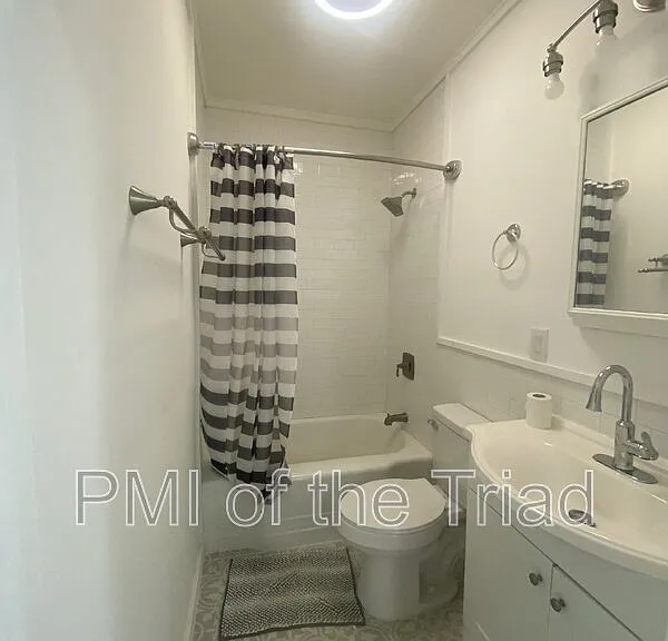 1318 Ridge Ave — Photo 5