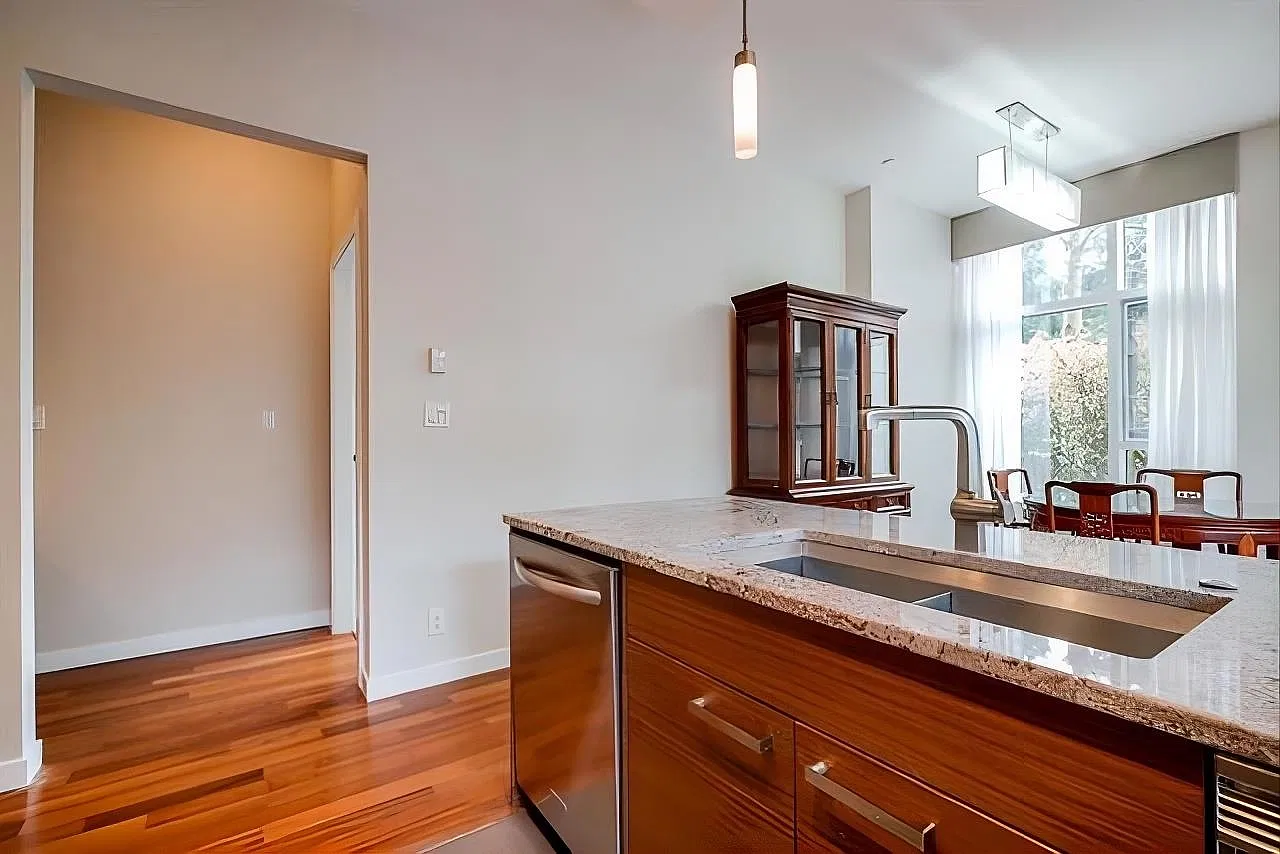 2 bed, 1173 sqft, $3,300 — Photo 4