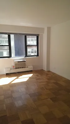Rented by Manhattan Apartment Organization | media 3