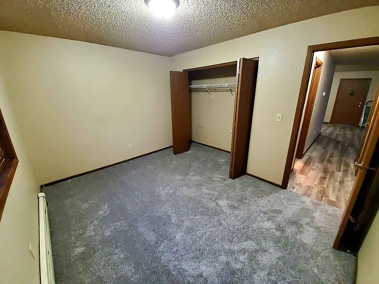 2901 E Rosser Ave — Photo 7