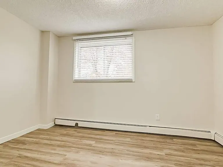 4506 45th Ave — Photo 16