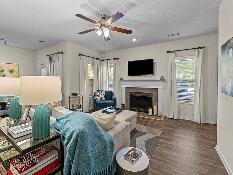 Cambridge Park Apartments — Photo 13