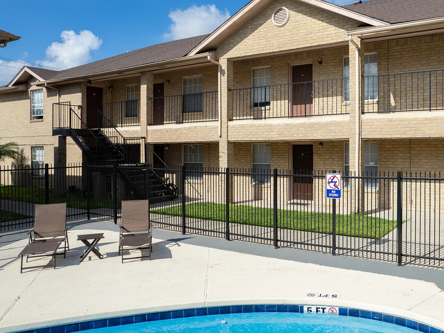 Dove Cove Apartments — Photo 4