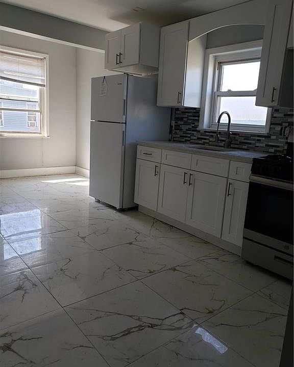 1st image of 216 Elm St APT 4