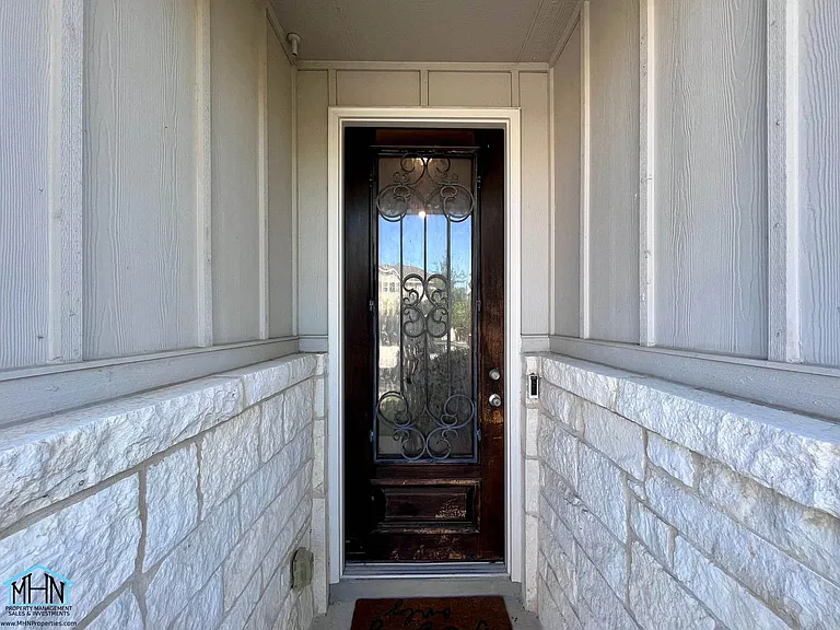 2307 Castello Way — Photo 3