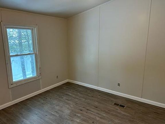 5th image of 44 Pine Air Ct