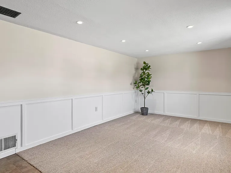 2024 S Covell Ave — Photo 10