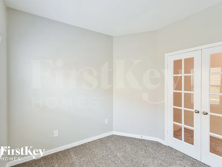 9006 Bowring Park — Photo 12