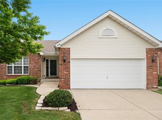 708 Ember Crest Dr, Fairview Heights, IL 62208