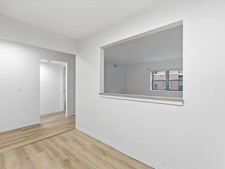 Fernshire Apartments — Photo 22