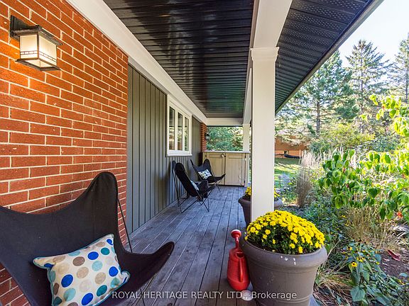 3rd image of 32 Mallory Rd