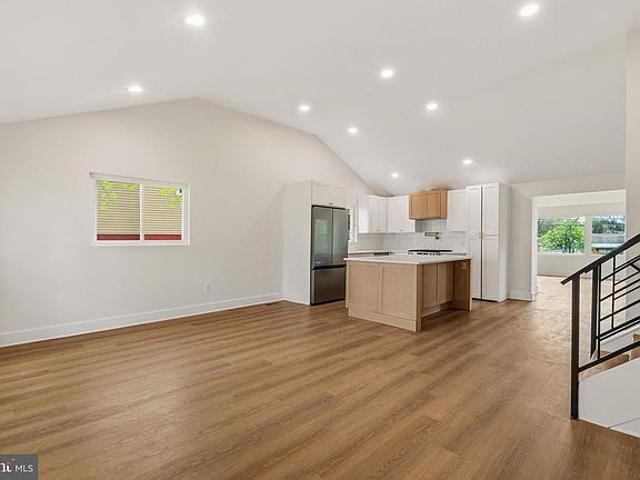 4th image of 1453 Doris Rd