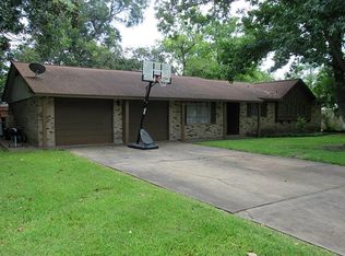 206 Marigold St, Lake Jackson, TX 77566