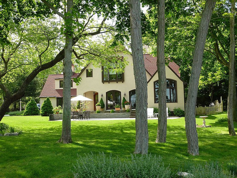 2nd image of 650 Spring Ln