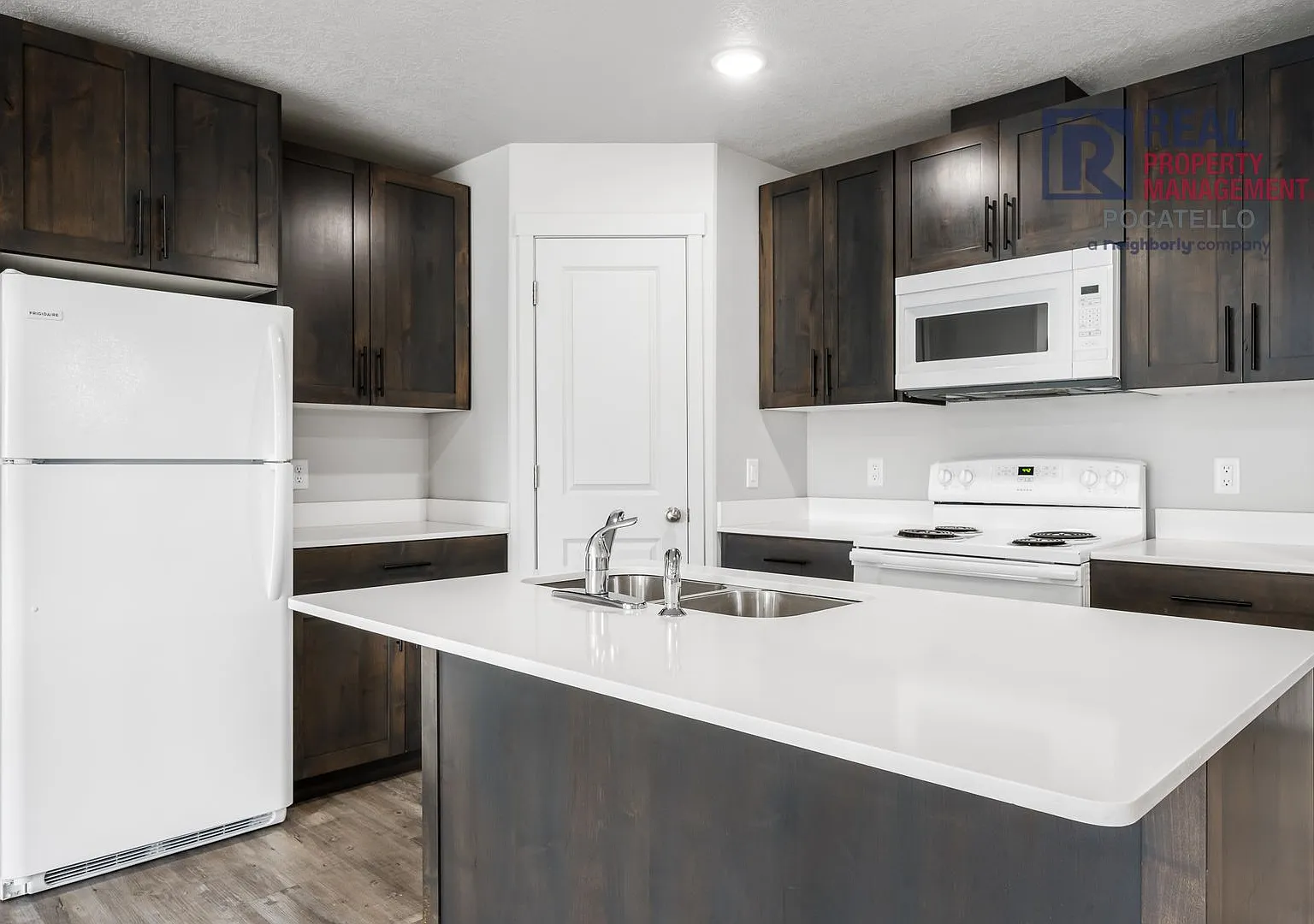 1813 W Quinn Rd — Photo 3