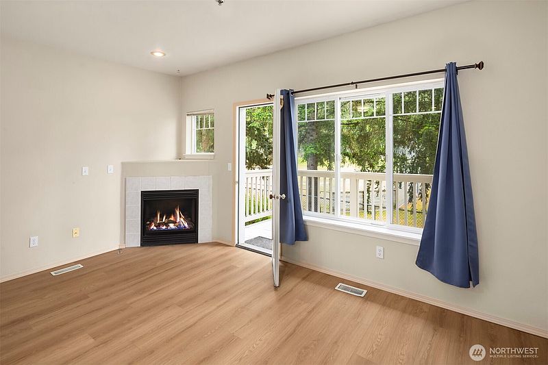 4th image of 1006 37th Street SE #B