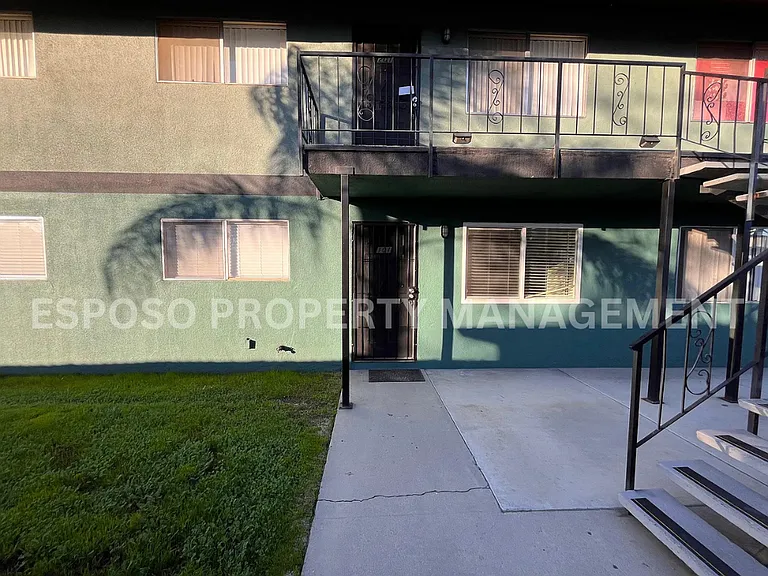 358 N Valeria St — Photo 12