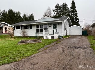 309 N Main St, Lanse, MI 49946