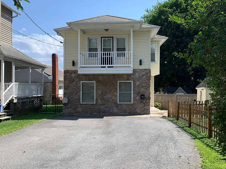 316 Belvidere St — Photo 2