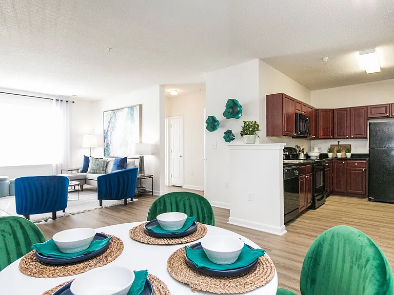 Mission Place Apartments — Photo 6