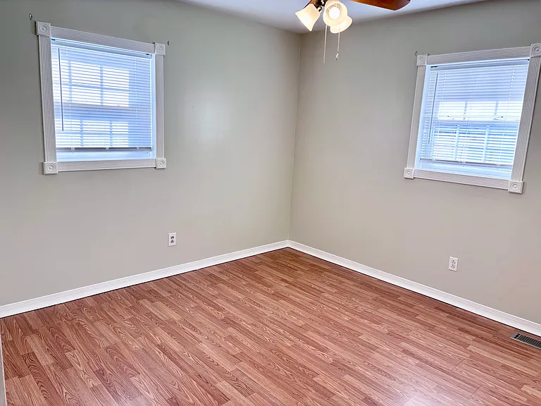 65 Jackson Ave — Photo 21