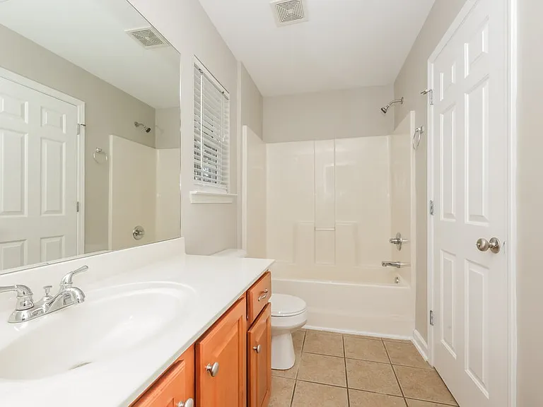 237 Titans Cir — Photo 16