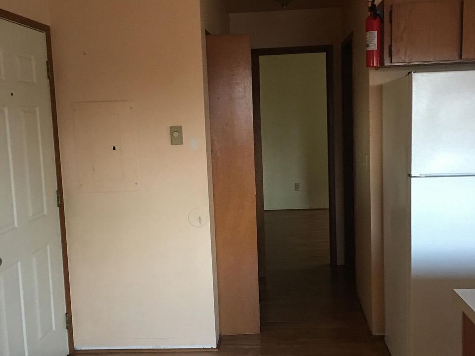 Front Door Foyer & Hallway