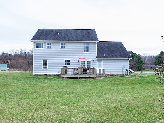 3rd image of 1836 Vista Circle