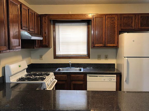 2nd image of 106 Caboose Ct #106