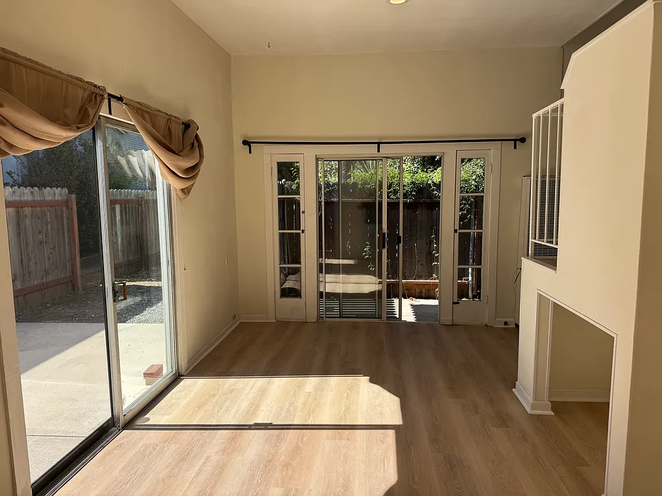 321 W De La Guerra St