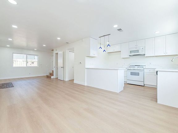 4th image of 506 N Mar Vista Ave APT 5