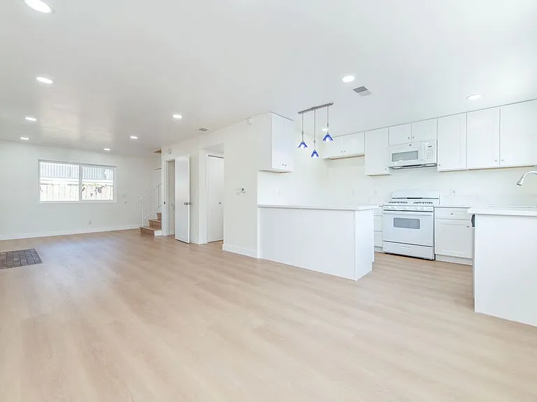 506 N Mar Vista Ave #5 — Photo 4