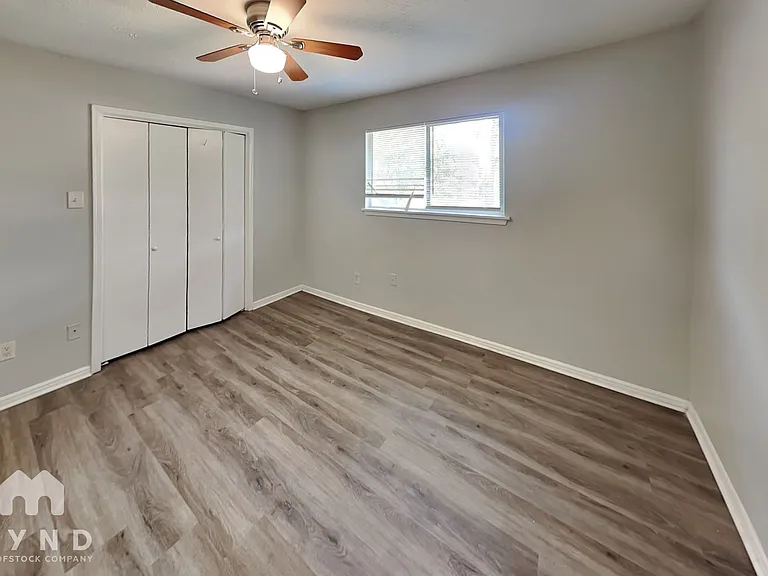 15110 Gladebrook Dr — Photo 19