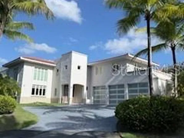 (undisclosed Address), Dorado, PR 00646